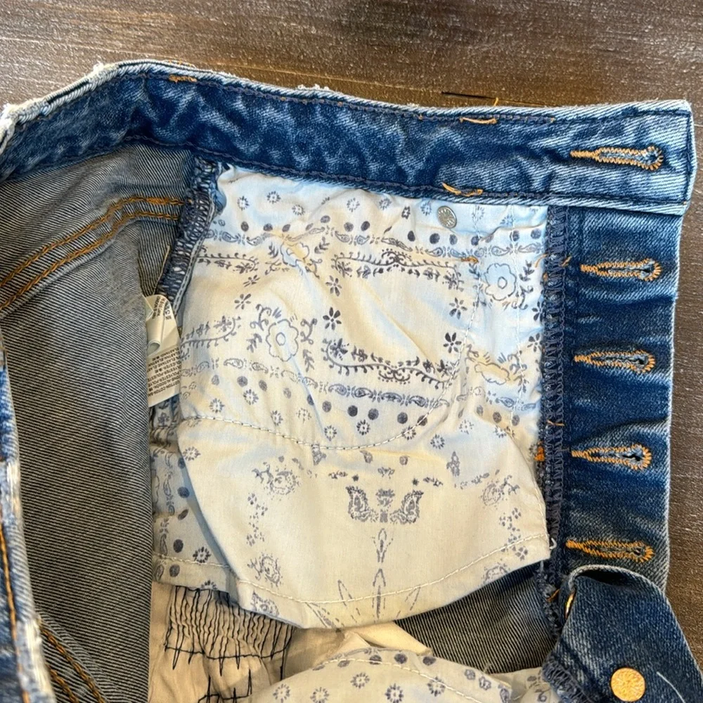 Free People We the Free Distressed High Waisted Denim Jean Shorts size 27 CRVY